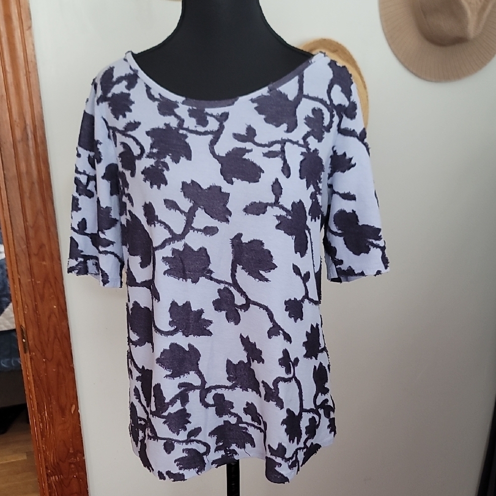 LOFT Short Sleeve Top Light Blue  Navy Floral - Picture 10 of 10